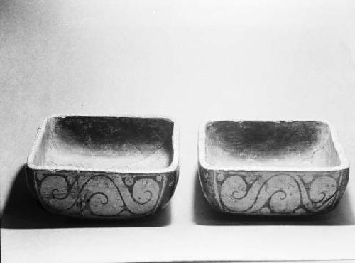 Two square polychrome bowls with ring bases from grave 1, numbers 321, 362