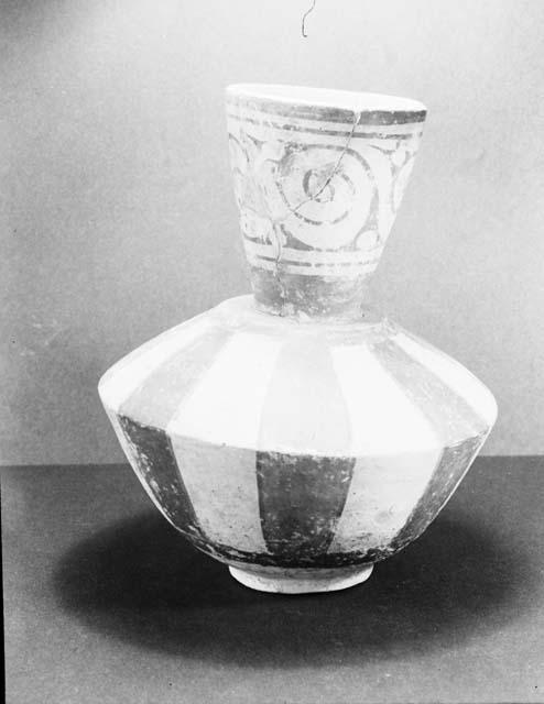 Polychrome carafe with ring base, from Grave 2, number 78