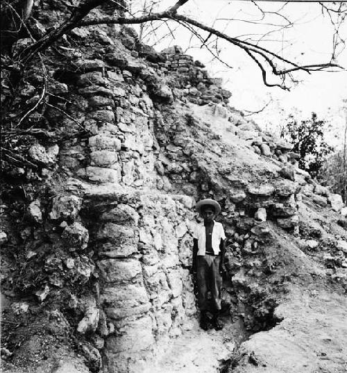 Pyramid terraces, Structure Q-58