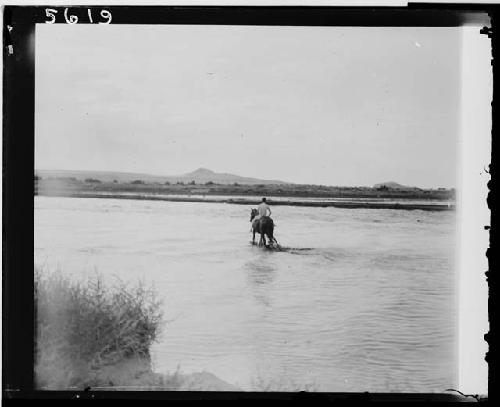 Looking for safe fording place