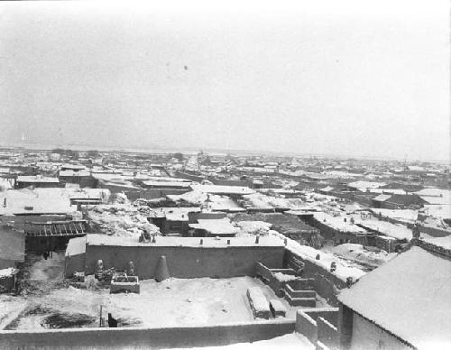 Aeriel view of snow covered town of Ju Che'ng-tze