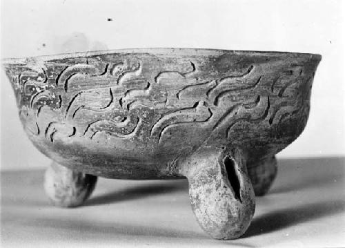 Plumbate bowl, incised, tripod legs