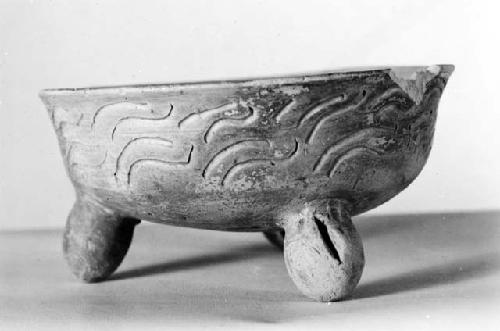 Plumbate bowl, incised, tripod legs