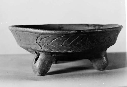 Plumbate bowl, incised, tripod legs