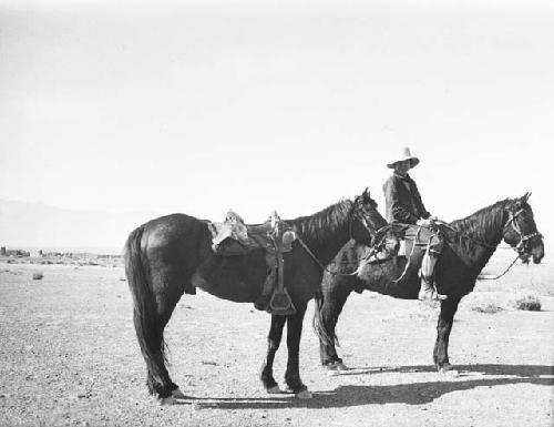 Eleanor Lattimore riding horse, Turpan road