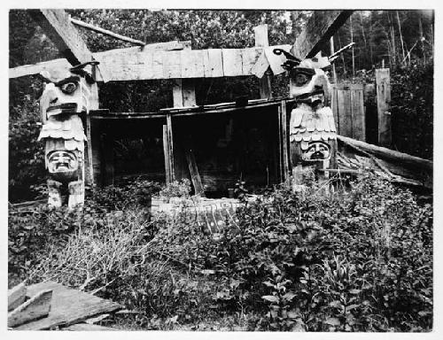 Totem poles -Kwakwaka’wakw, Tsatsichnukwomi