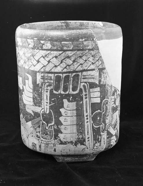 Yojoa polychrome pottery vase, Mayoid type (restored)