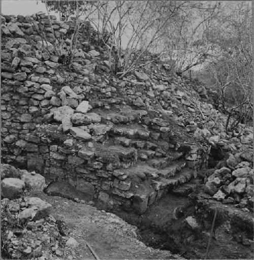 Group R-85 to 90. Trench leading to south entrance of vaulted passage