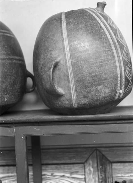 Side view of Cuzco polychrome B jar