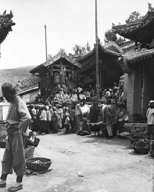 Crowd at temple, Wu Kung Pa (pass)