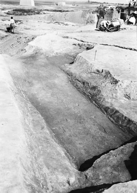 View of pit 4 excavated half way down