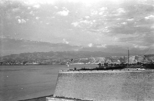 Shensi, September 1935, bastion of T'ungkuan gate, river