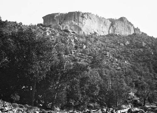 Caves and cliff ruins on Gila River above Shelley Canyon