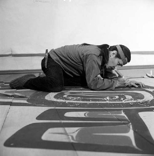 Nathan Jackson at work, carving wood