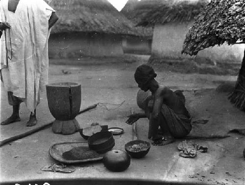 Woman making snuff in Saniquelle