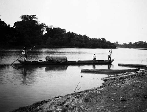 Men in boat on Usumacinta River