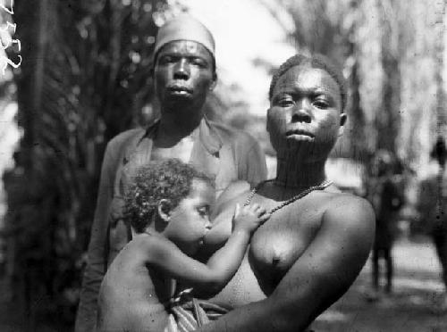 Mbamu's wife, daughter and granddaughter