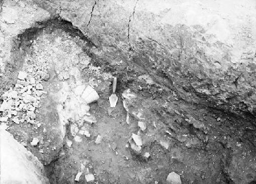 Exploratory pit 7, grave 1 - south quarter of east half of grave