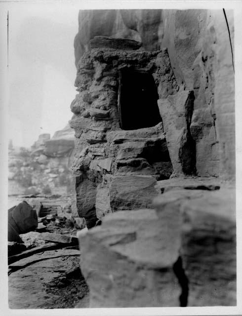 Granary at south end of Salt Creek, Site LS-14-11