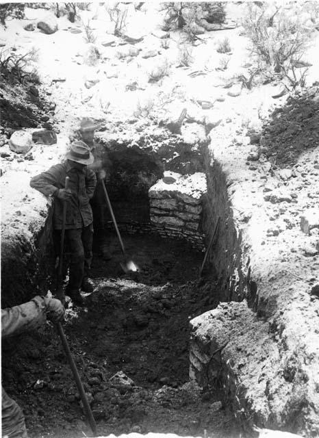 Kiva 2. Trench