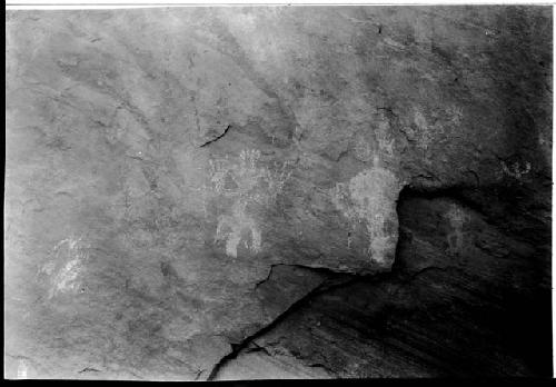 Pictographs ( figures in white), Rainbow Bridge - Monument Valley Exped