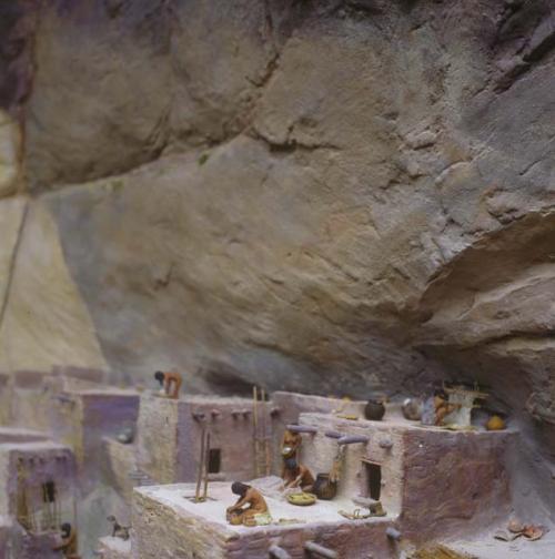 Diorama - Pueblo III, IV