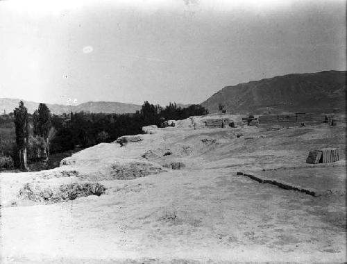 Turfan, Grape Valley, edge of desert