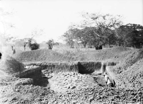 Excavation 3-31, General view of stone trench and pit looking south