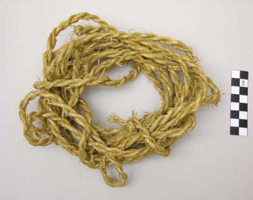 Grass rope (see also 30/3927 & 3928)