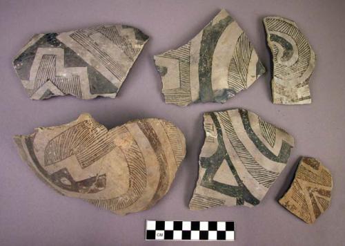 59 restorable (?) black-on-white jar sherds