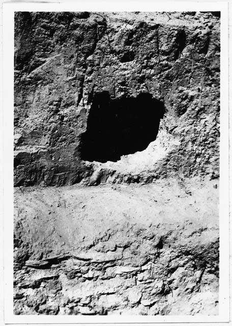 Photo of Niche in kiva wall, above banquette