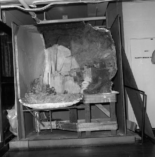 Diorama of western half of Betatakin cliff dwelling