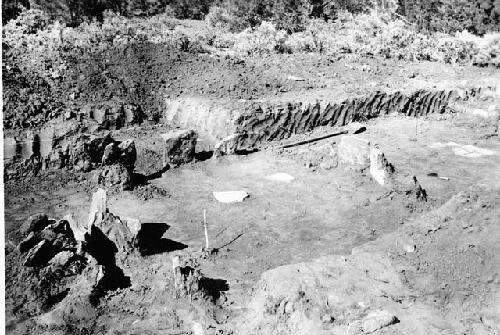 House area; central slab house showing floor 40 cm. beneath surface