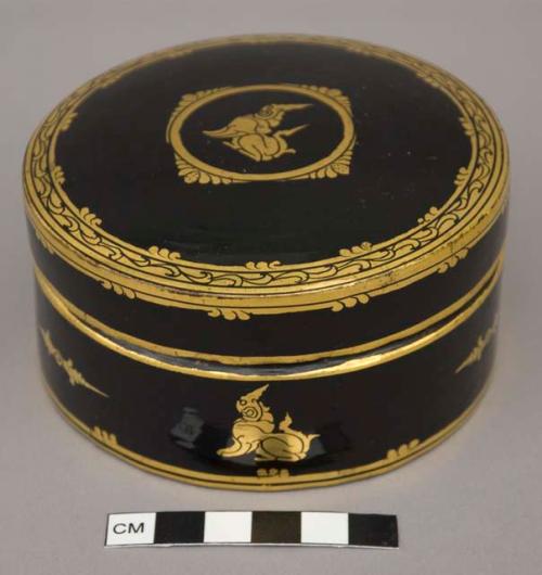 Lacquer ware covered box