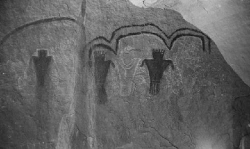 Small pictograph figures resembling Fremont figures at unnumbered site