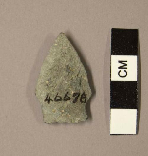 Chipped stone projectile point, stemmed