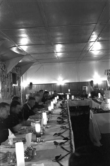 Soldiers eating dinner