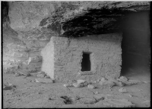 Ruin 8 -- Small room at rear of cave