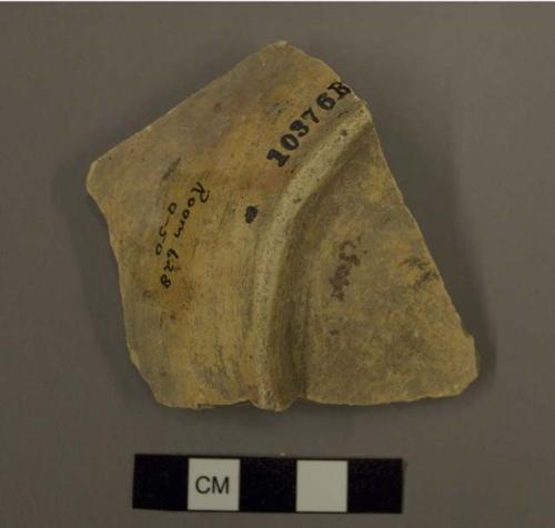 Ring base potsherd