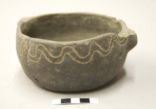 Bowl with 2 handles, incised curvilinear design