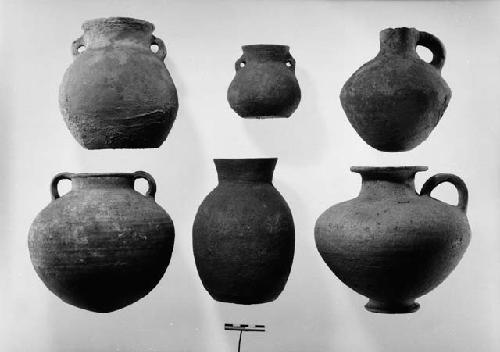 6 pottery vessels