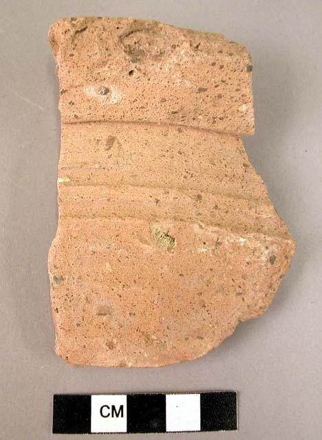 1 potsherd with grooving