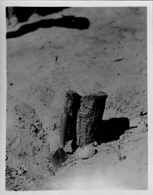 Details of excavation in Barrier Canyon. SR-12-5 at NE corner of room