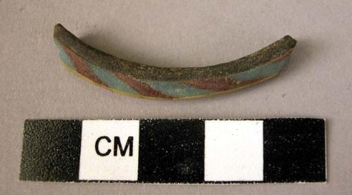 Glass bangle fragment