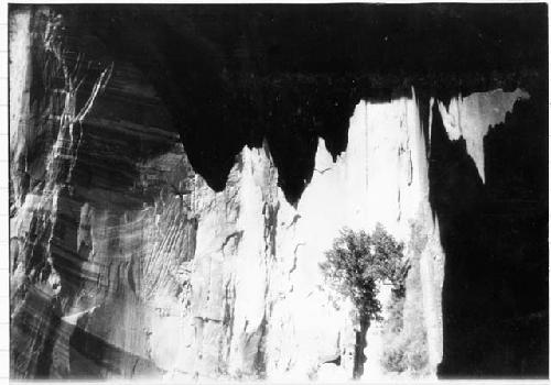 Barrier Canyon, Canyon wall in early morning sun