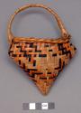Heart-shaped basket with handle
