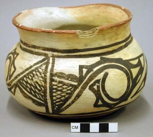 Jar, polacca polychrome style c. zuni rain bird design. 11.5 x 17.0 cm.