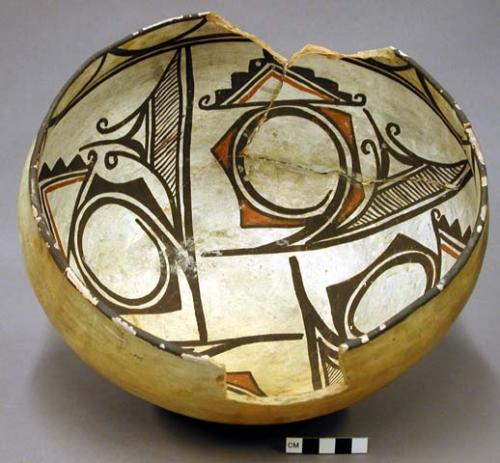 Bowl, polacca polychrome style c. int: zuni rain bird design; ext: slipped, no d