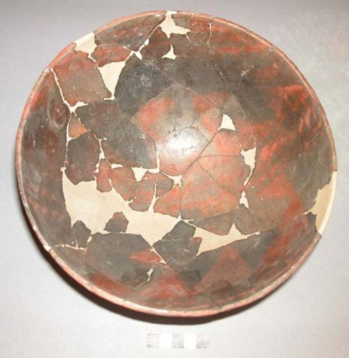 Decorated pottery bowl