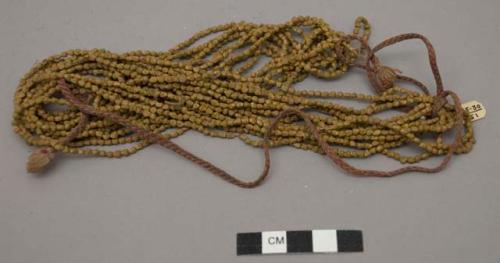 7-strand necklace of ishpampui seeds